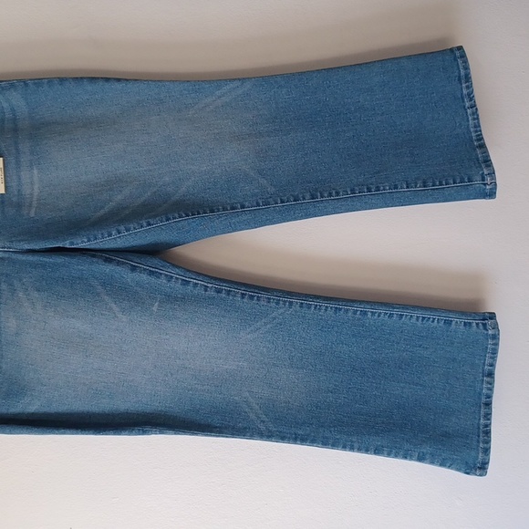 New Jeans High Rise Light Blue Denim Flare Strectchy Curvy 14W, inseam 24 inches - Picture 3 of 9